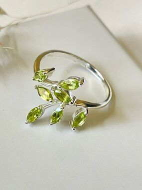 925 Sterling Silver Natural Peridot Ring AAA+ – Size US 9 VIBES